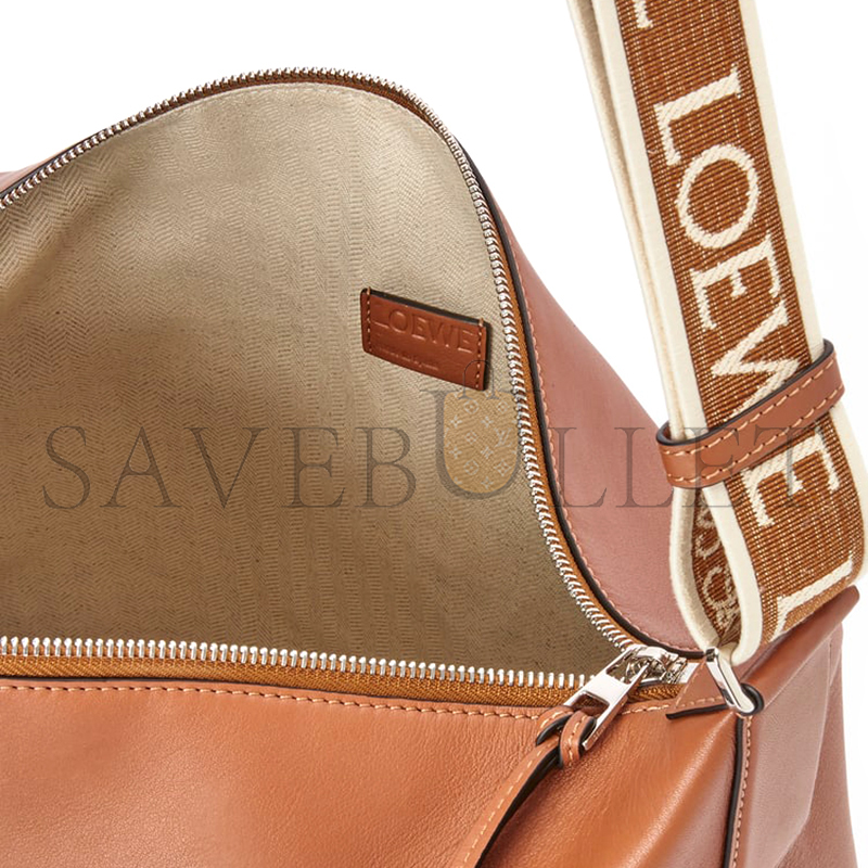 LOEWE CUBI CROSSBODY BAG IN SUPPLE SMOOTH CALFSKIN AND JACQUARD B906K70X01 (44*30*18cm) LOEWE CUBI CROSSBODY BAG IN SUPPLE SMOOTH CALFSKIN AND JACQUARD B906K70X01 (44*30*18cm)